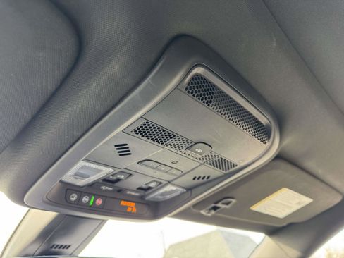 Used 2022 Cadillac XT6 Premium Luxury image 18