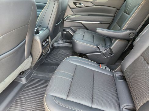 New 2026 Chevrolet Traverse High Country w/ LPO, Floor Liner Package FWD image 22