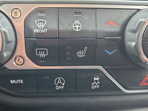 Used 2020 Jeep Wrangler Unlimited Rubicon w/ Advanced Safety Group image 15