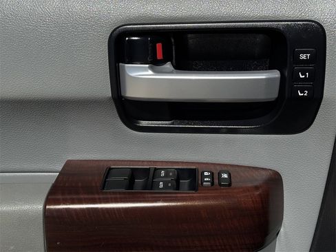 Used 2013 Toyota Sequoia Platinum image 24