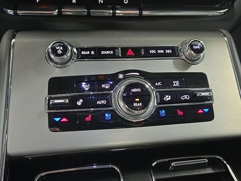 Used 2021 Lincoln Aviator Reserve w/ Equipment Group 210A image 11