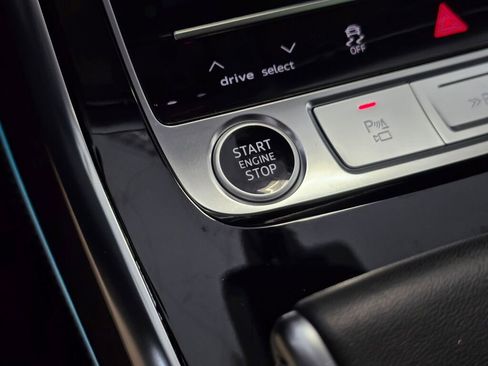 Used 2023 Audi Q8 Prestige image 42