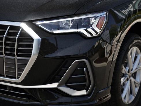 Certified 2025 Audi Q3 2.0T Premium w/ Convenience Package AWD/4WD image 12