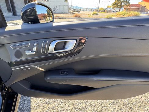 Used 2016 Mercedes-Benz SL 550 image 16