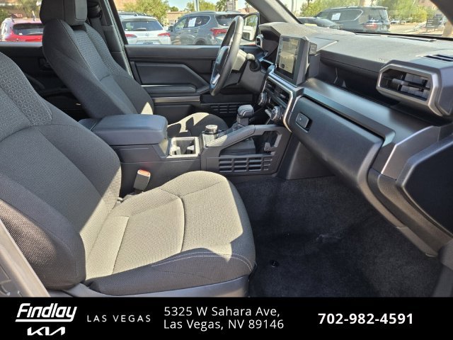 Used 2025 Toyota 4Runner SR5 AWD/4WD image 19