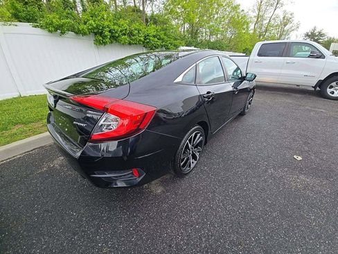Used 2019 Honda Civic Sport image 4