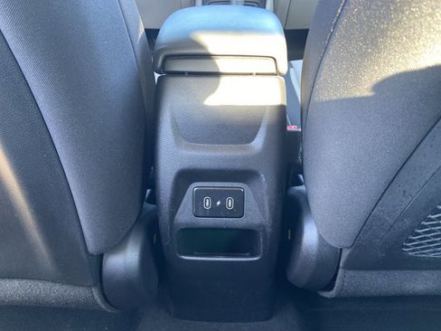 Used 2025 Hyundai Venue SEL FWD image 50