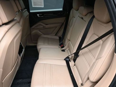 Used 2020 Porsche Cayenne AWD/4WD image 20