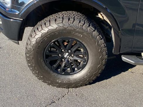 Used 2018 Ford F150 XLT w/ Equipment Group 302A Luxury AWD/4WD image 6