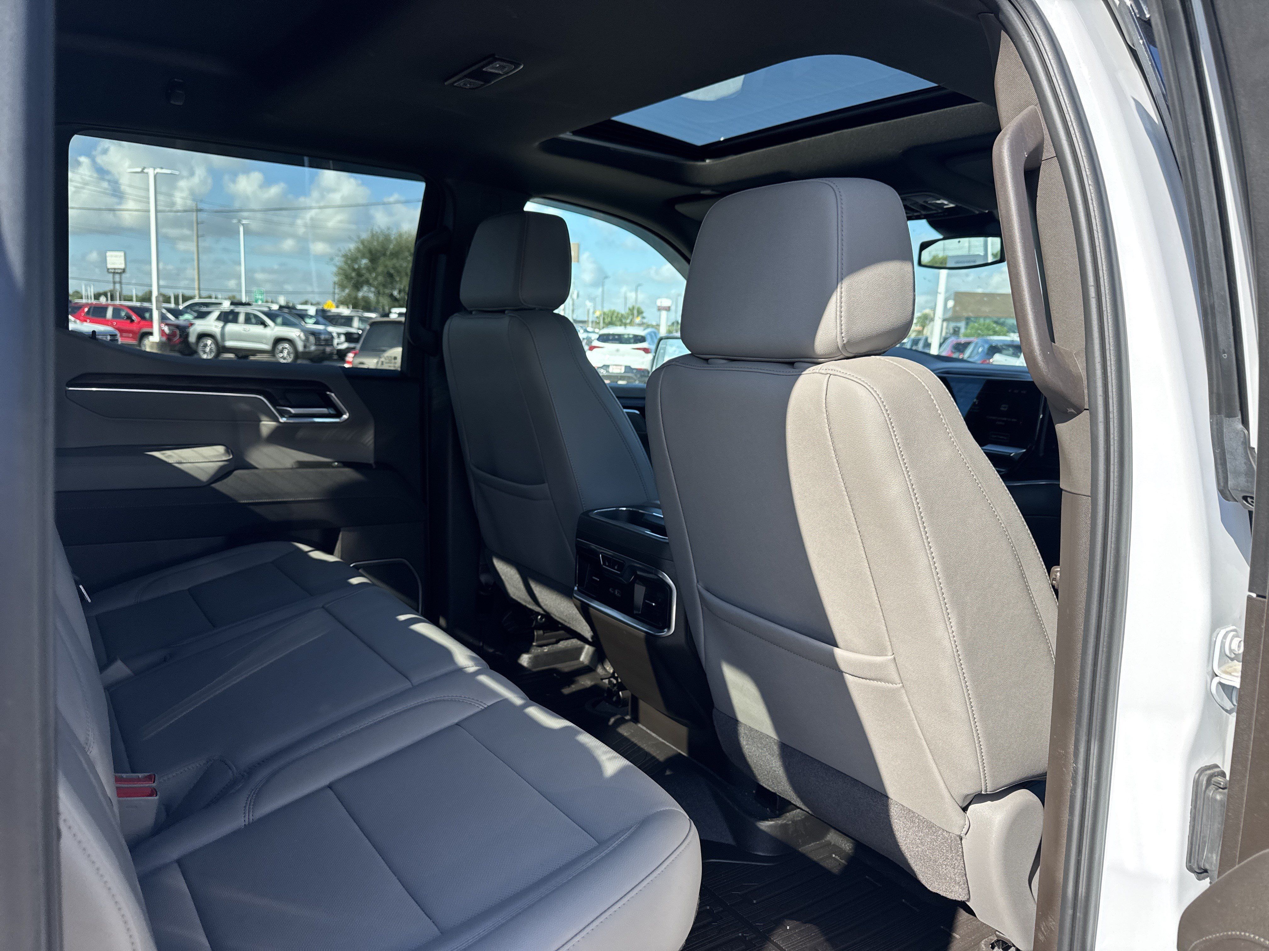 Used 2025 GMC Sierra 1500 SLT w/ SLT Premium Plus Package AWD/4WD image 14