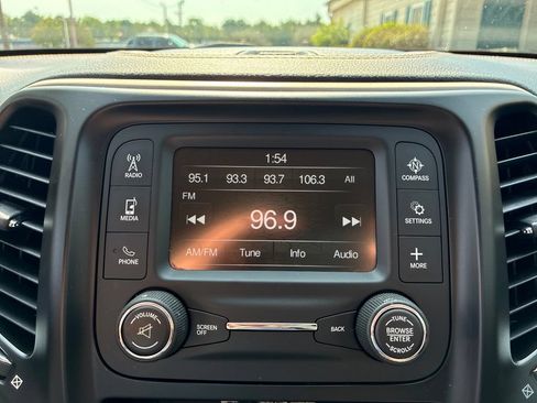 Used 2018 Jeep Cherokee Latitude w/ Altitude Package FWD image 26