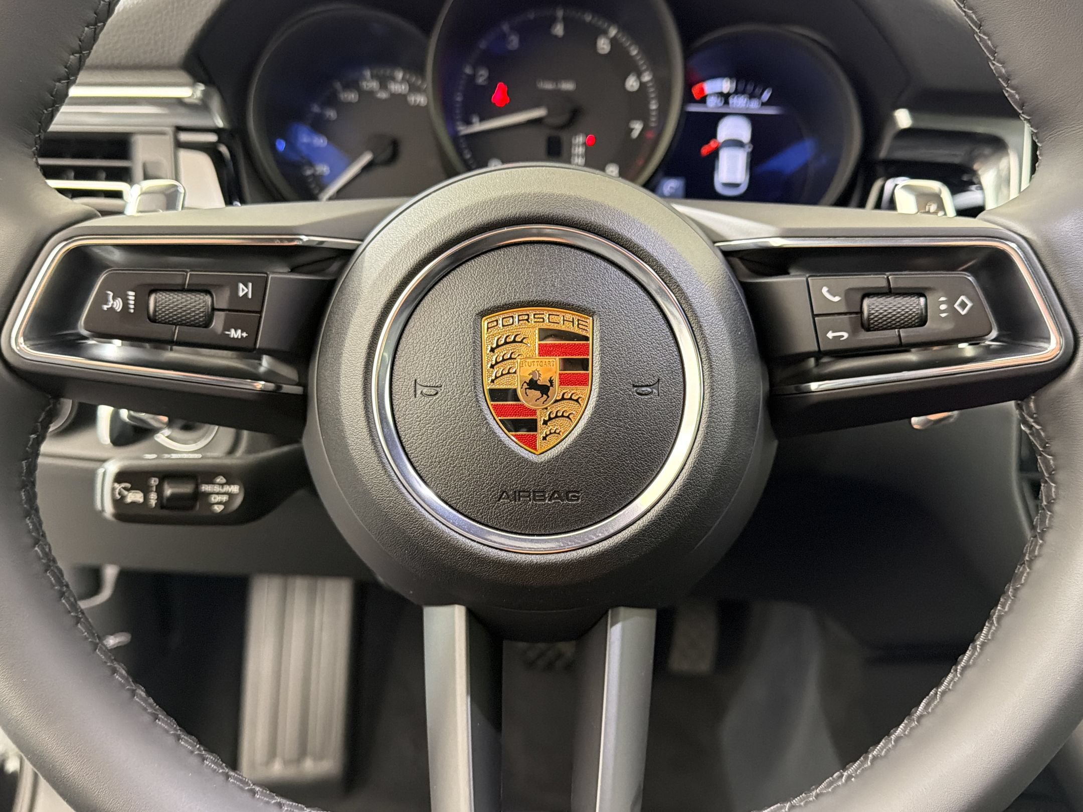 Used 2026 Porsche Macan AWD/4WD image 24