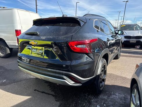 Used 2024 Chevrolet Trax LT image 9