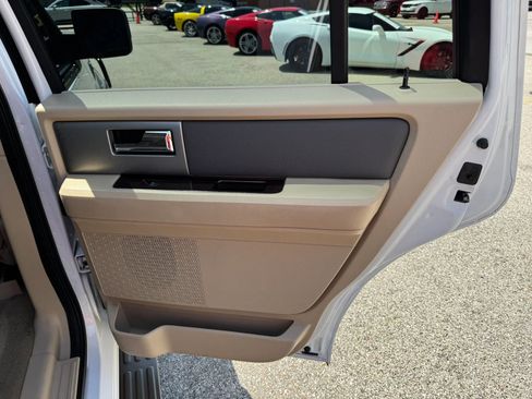 Used 2012 Ford Expedition XLT RWD image 25