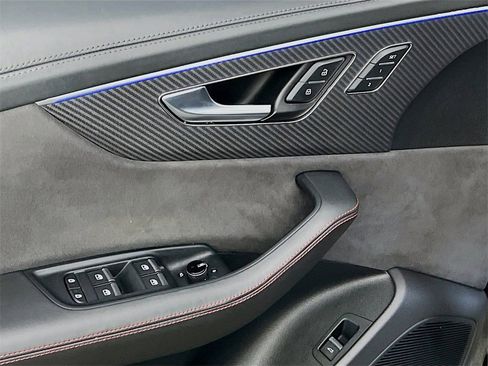 Used 2023 Audi RS Q8 4.0T image 20