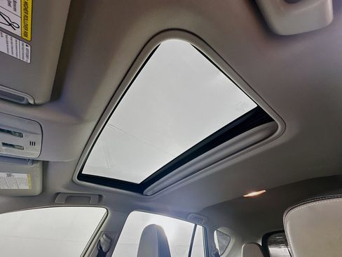 Used 2014 Toyota RAV4 XLE image 32