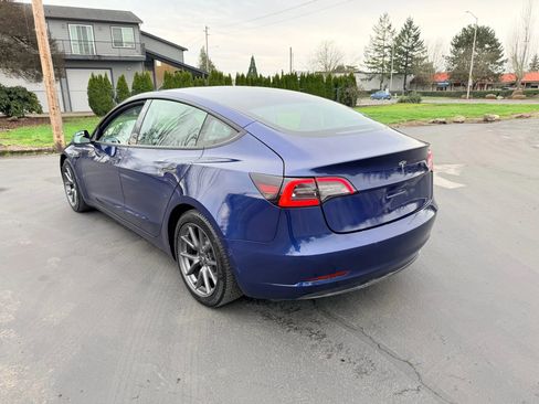 Used 2021 Tesla Model 3 Standard Range Plus image 3