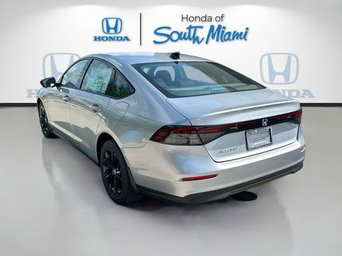 New 2025 Honda Accord SE image 4