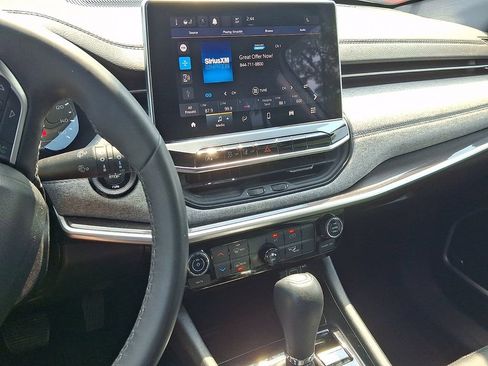 Certified 2023 Jeep Compass Latitude w/ Sun and Sound Group AWD/4WD image 20