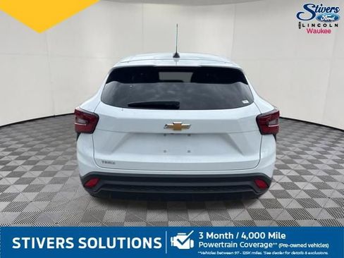 Used 2026 Chevrolet Trax LS FWD image 7