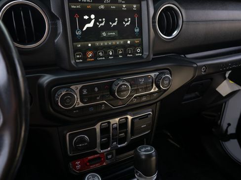 Used 2021 Jeep Wrangler Unlimited Rubicon 4xe w/ Dual Top Group image 25