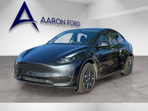 Used 2024 Tesla Model Y Long Range image 2