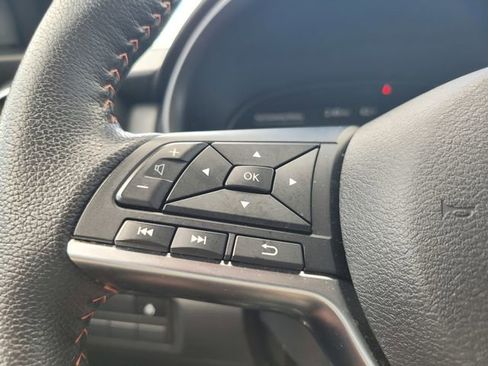 Used 2024 Nissan Kicks SR w/ SR Premium Package FWD image 28