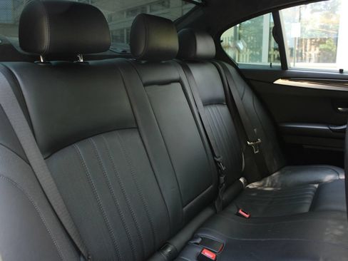 Used 2013 BMW M5 RWD image 22