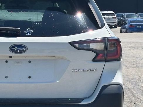 Used 2021 Subaru Outback Limited AWD/4WD image 4
