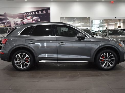 Used 2023 Audi Q5 2.0T Premium w/ Convenience Package image 12