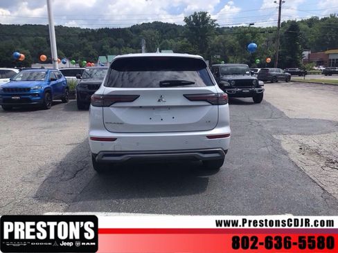 Used 2025 Mitsubishi Outlander AWD image 4