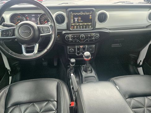 Used 2021 Jeep Wrangler Unlimited Sahara AWD/4WD image 16