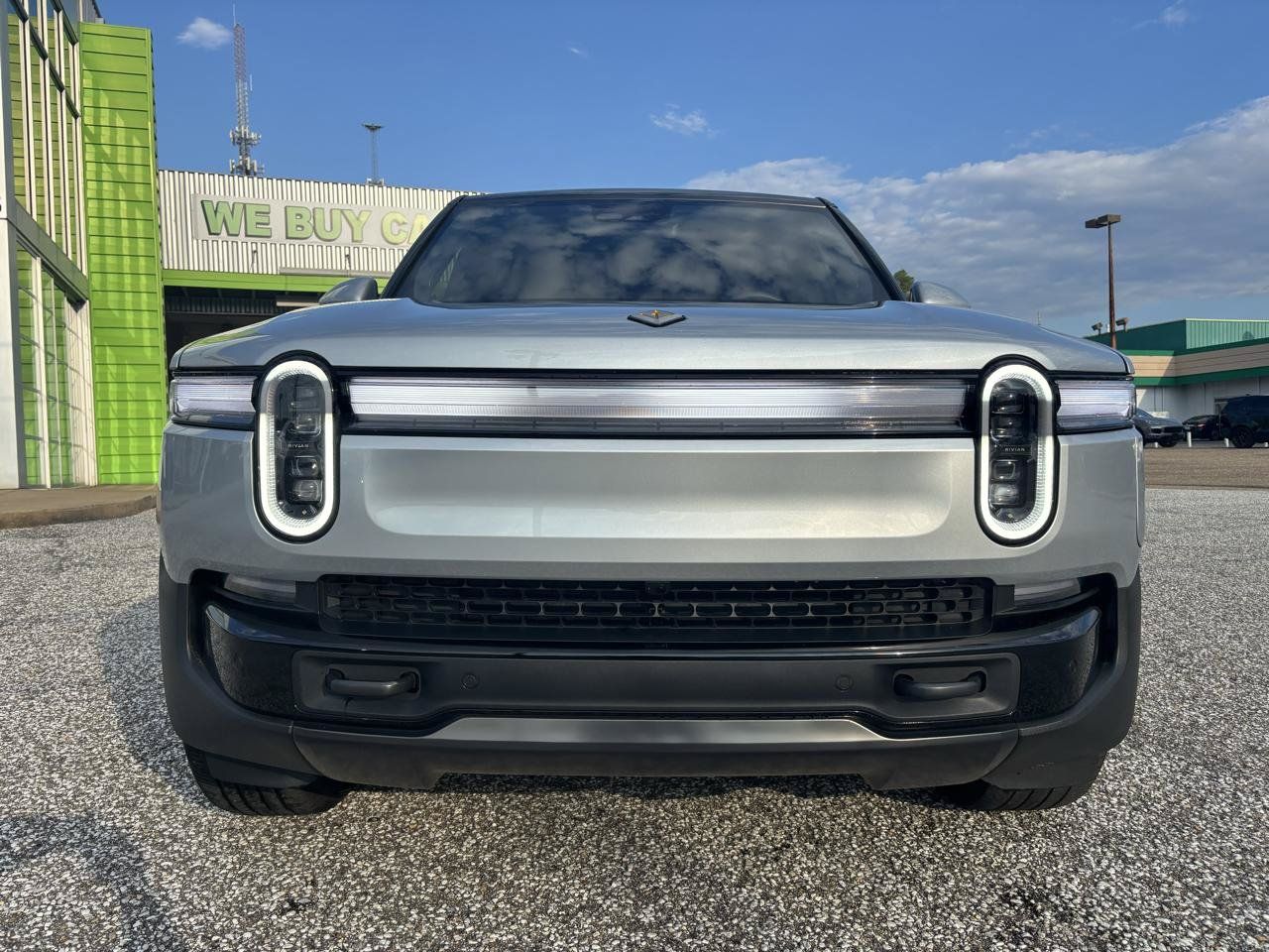 Used 2025 Rivian R1S Adventure Dual AWD/4WD image 8