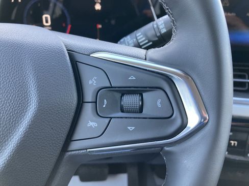 Used 2026 Chevrolet Trax LT w/ LT Convenience Package image 19