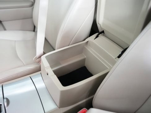 Used 2013 Toyota Highlander SE image 31