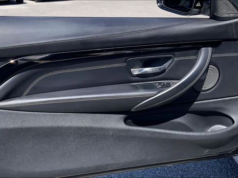 Used 2020 BMW M4 Coupe w/ Competition Package RWD image 21