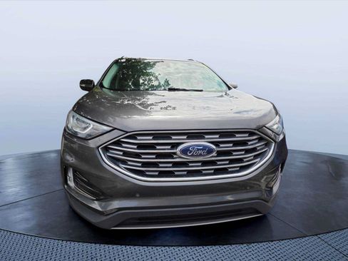 Used 2020 Ford Edge Titanium AWD/4WD image 2
