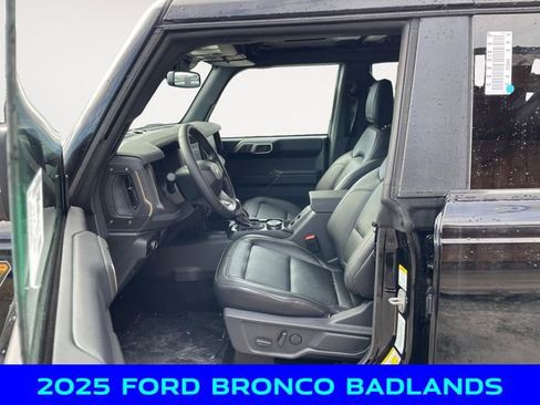 New 2025 Ford Bronco Badlands image 9