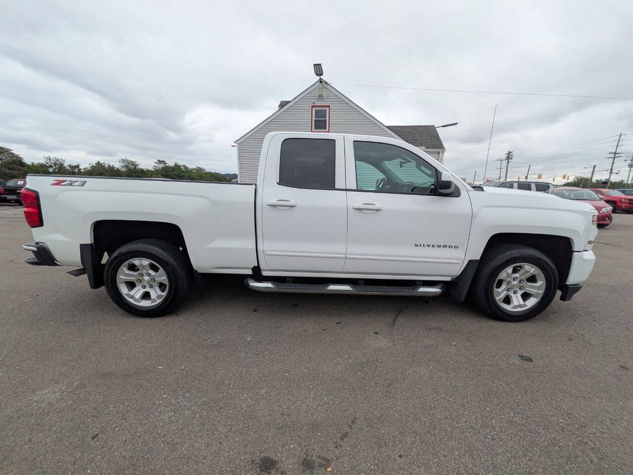 Used 2018 Chevrolet Silverado 1500 LT w/ All Star Edition AWD/4WD image 9