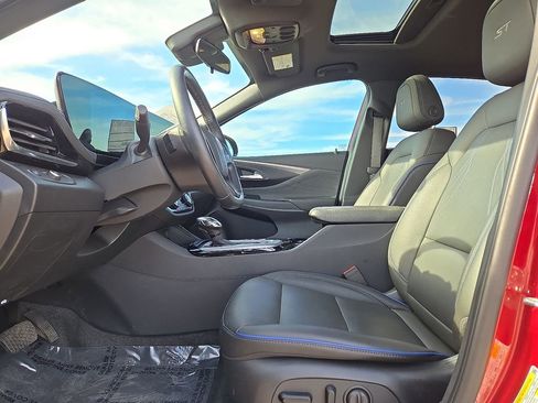 Used 2024 Buick Envista Sport Touring w/ Convenience I Package image 23