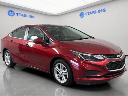 Certified 2017 Chevrolet Cruze LT w/ Convenience Package FWD image 14