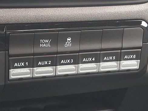 Used 2024 RAM 2500 Tradesman w/ Chrome Appearance Group image 26