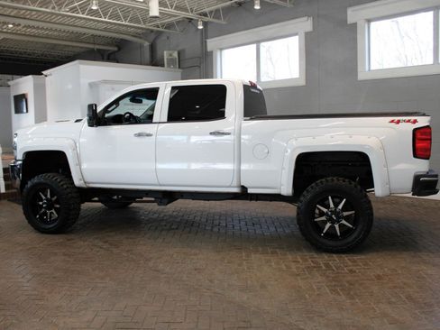 Used 2018 Chevrolet Silverado 2500 W/T w/ WT Convenience Package image 4