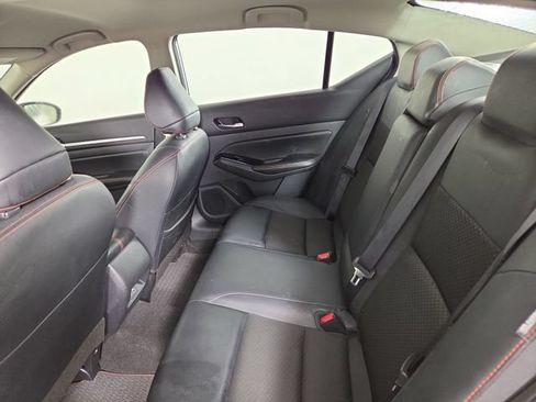 Used 2024 Nissan Altima 2.5 SR FWD image 14