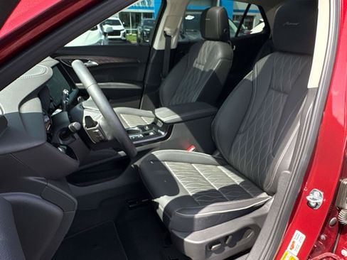Used 2023 Buick Envision Avenir AWD/4WD image 11