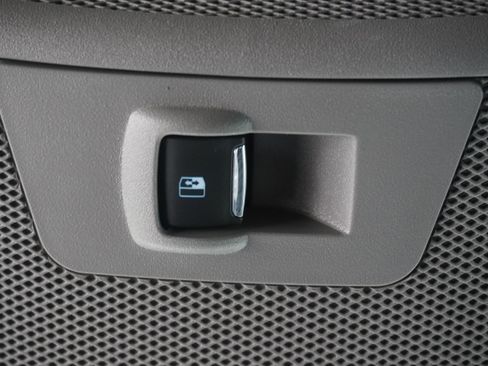 Used 2018 Ford F150 XLT w/ Equipment Group 302A Luxury AWD/4WD image 23