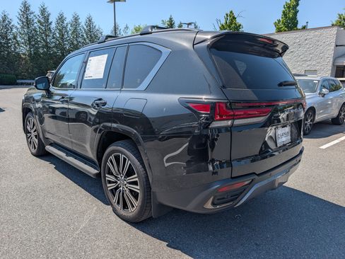 Certified 2025 Lexus LX 600 4WD w/ Appearance Package image 5