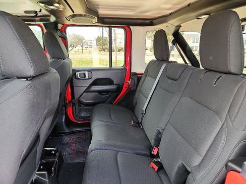 Used 2020 Jeep Wrangler Unlimited Sahara image 8