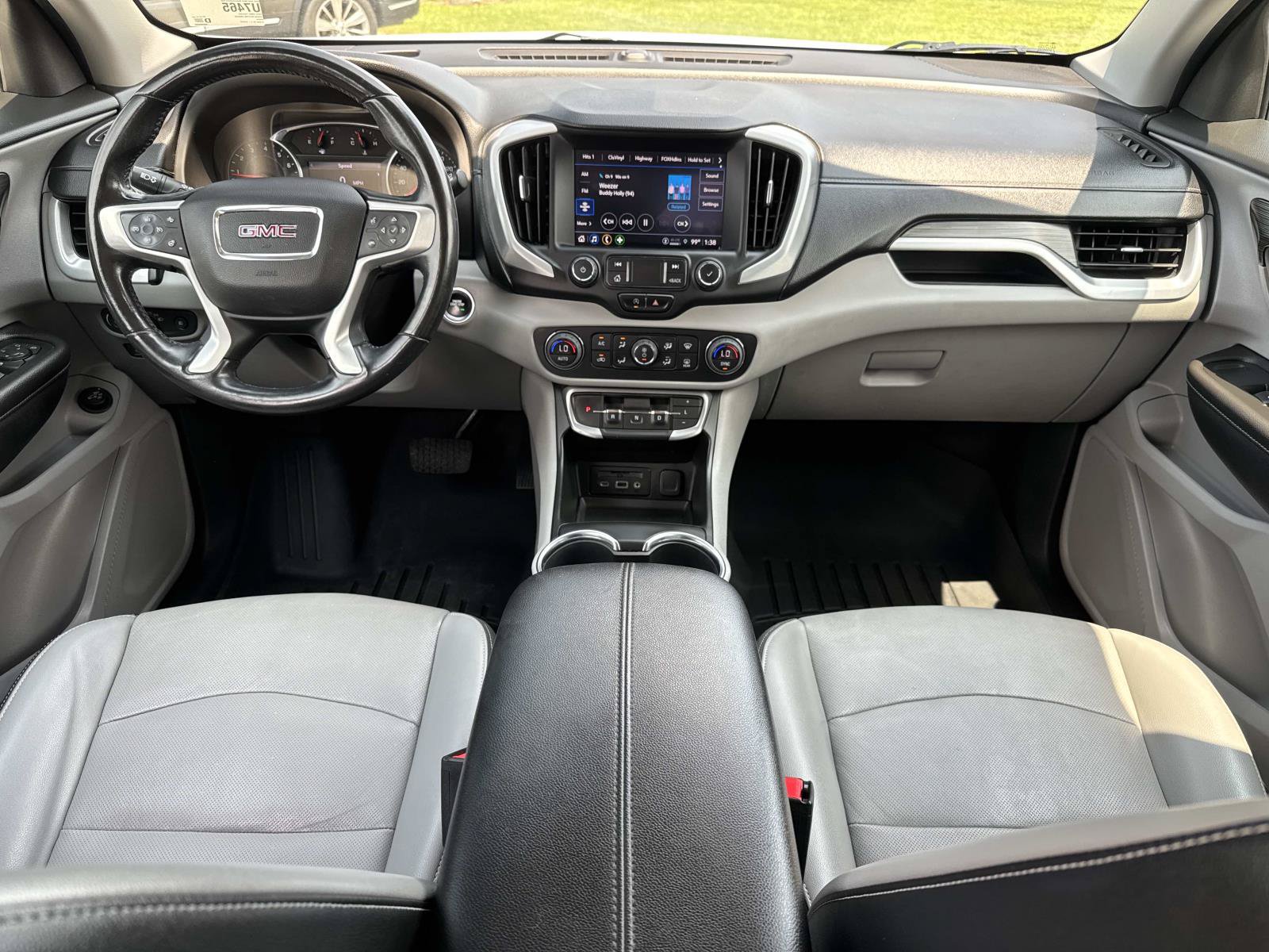 Used 2022 GMC Terrain SLT AWD/4WD image 17