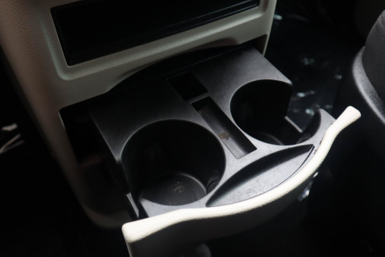 Used 2019 Dodge Grand Caravan SE w/ UConnect Hands-Free Group FWD image 61